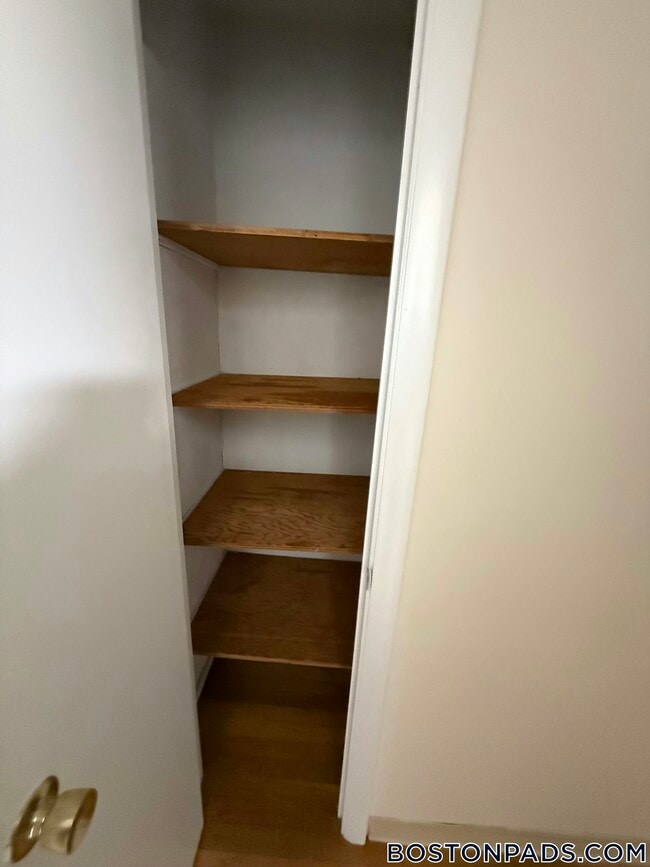 Foto del edificio - 8 Riverside St