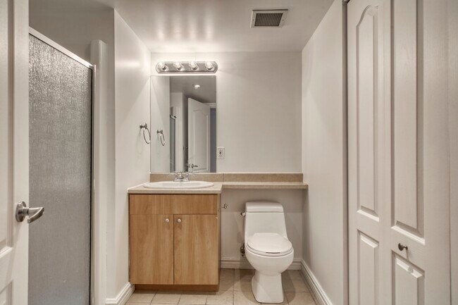 Building Photo - 2700 Rufus Rockhead