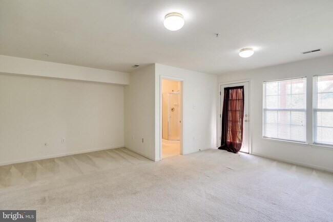 Foto del edificio - 2702 Snowmill Ct