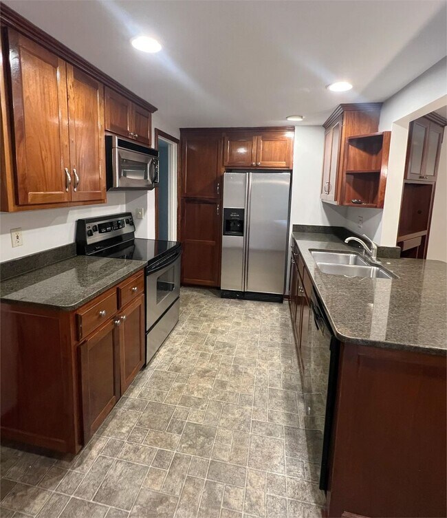 Building Photo - SEE IT NOW: Elegant Home in Prairie Villag...