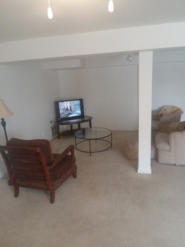 Foto del edificio - 13415 S Hills Dr