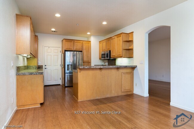 Building Photo - 927 Visconti Pl