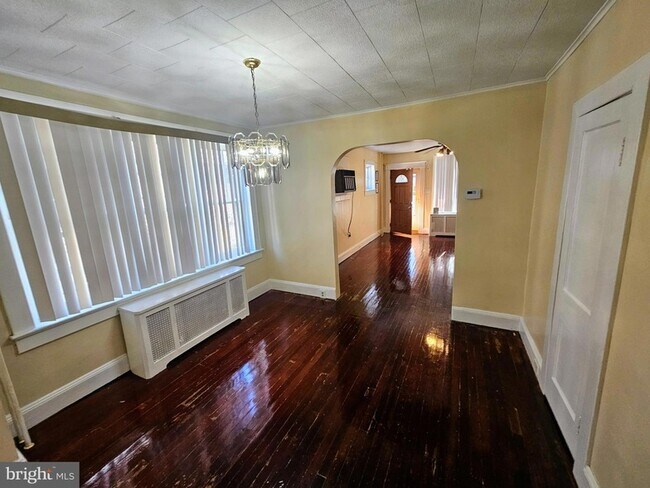 Building Photo - 341 Hillcrest Ave