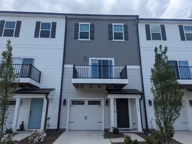 Building Photo - Room in Townhome on Scoter St