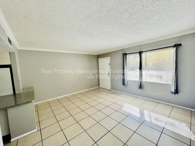 Building Photo - 122 Water Front Way