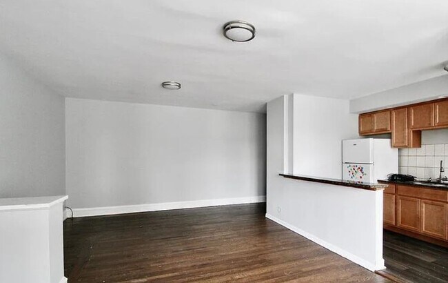 Foto del edificio - 1758 W North Shore Ave