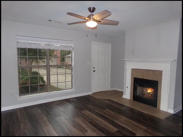 Foto del edificio - 220 Gamble Rd