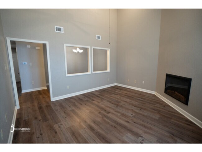 Foto del edificio - KENWOOD POINTE: Water/Sewer Included!!