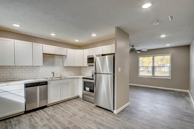 Building Photo - 1017 Hiatt St