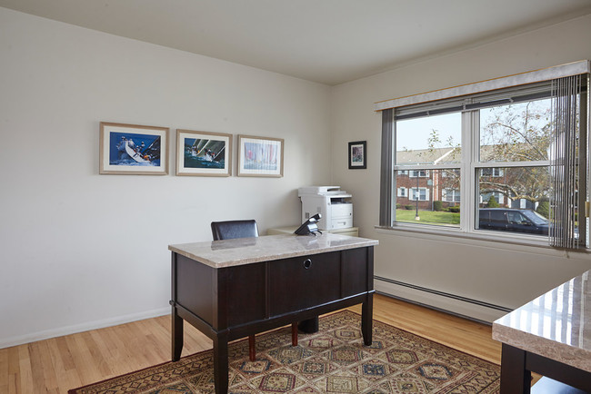 Building Photo - Ridgefield Apartment Assoc., LLC - I 55-124A