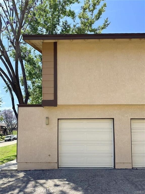 Building Photo - 21705 Laurelrim Dr