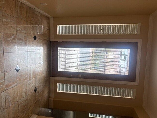 Foto del edificio - 3316 Lacebark Pine St