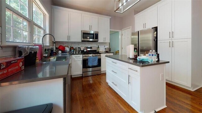 Building Photo - 305 Relais Trace