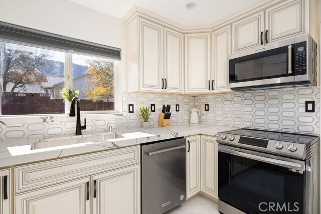 Foto del edificio - 6124 Juniper Rd