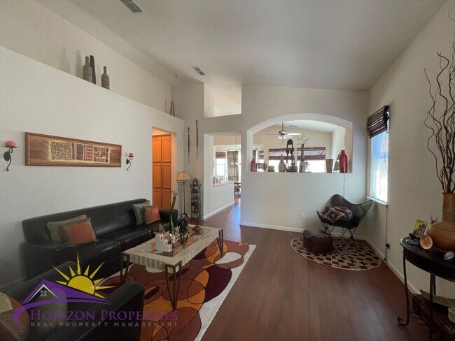 Foto del edificio - Beautiful Folsom! 3 Bed 2 Bath 1,468 Sq. Ft. Empire Ranch Home in Folsom