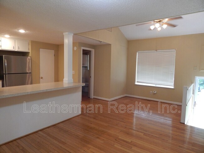 Foto del edificio - 1519 State Rd S-21-394