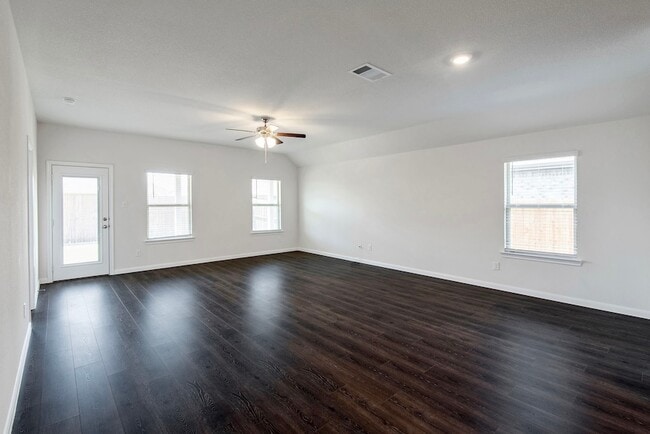 Building Photo - 709 Smokey Trail