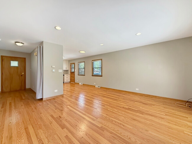 Building Photo - 207 S Illinois Dr