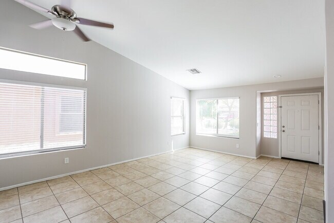 Foto del edificio - 9536 W Miami St