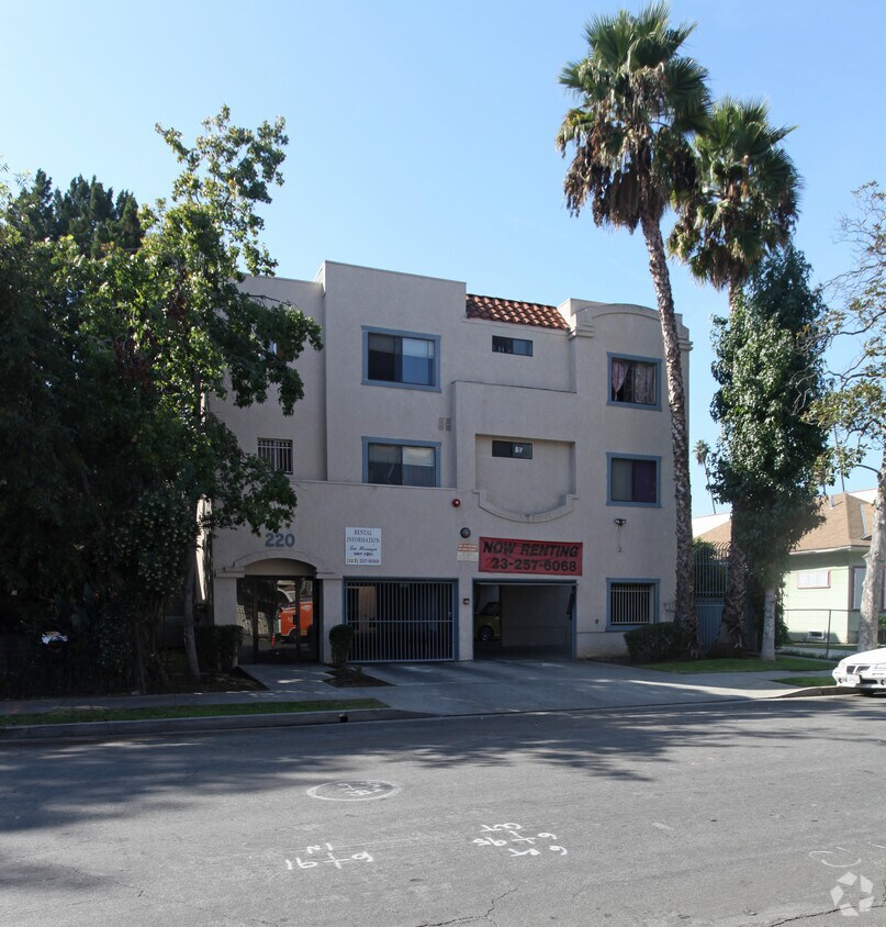 Building Photo - 220 N Avenue 53