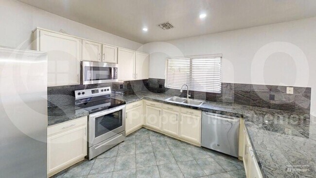 Building Photo - 11176 N 88th Pl