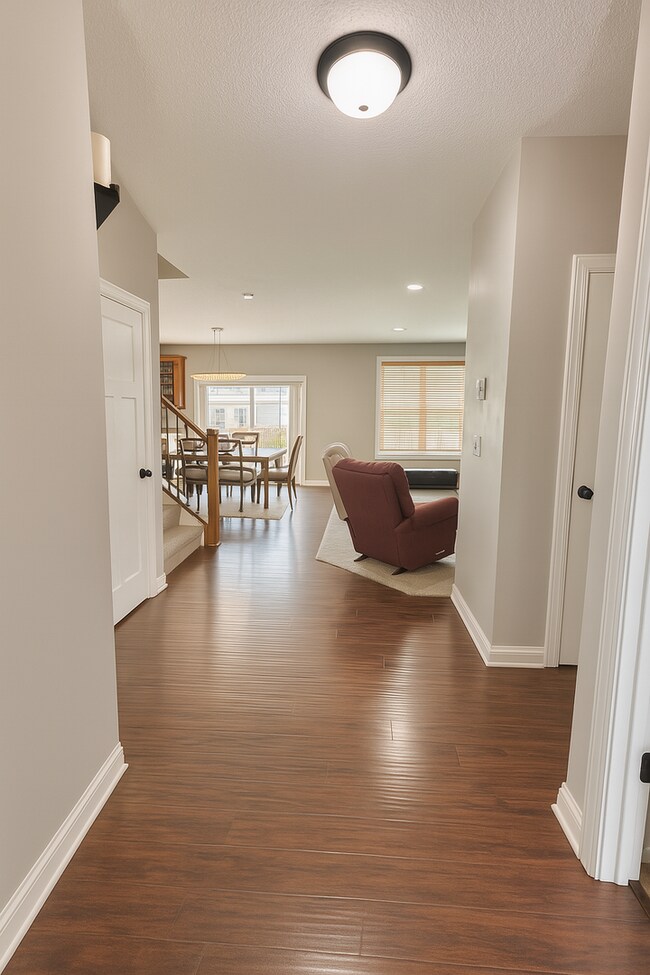 Foto del edificio - Beautifully Spacious 4bed 3.5bath Home, in...