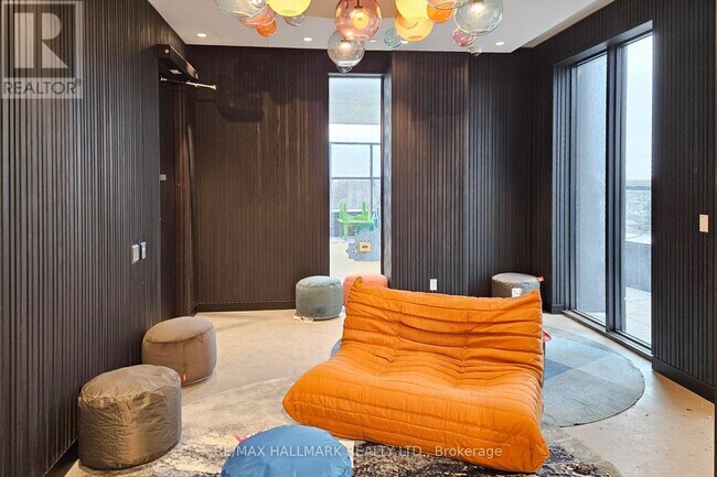 Building Photo - 20 Soudan Ave