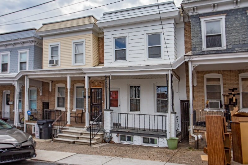 Primary Photo - 1210 Elm St