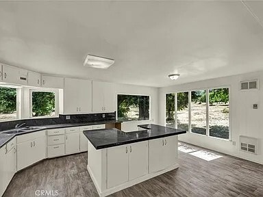 Foto del edificio - 22550 Shady Grove Rd