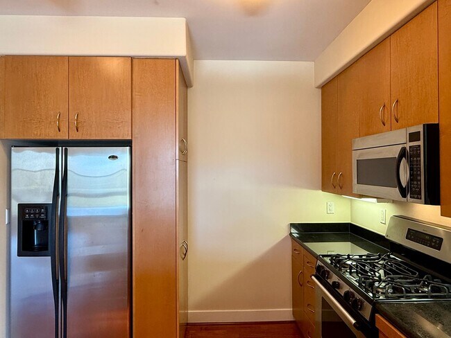 Building Photo - Beautiful 2 bedroom, 2 bath condo for rent...