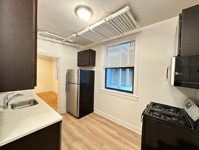 Building Photo - 2330 N Spaulding Ave