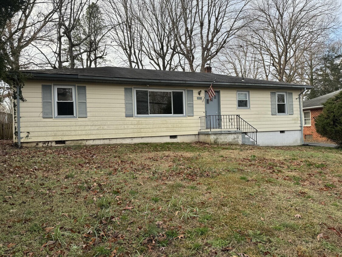 Primary Photo - 2925 Dundas Rd