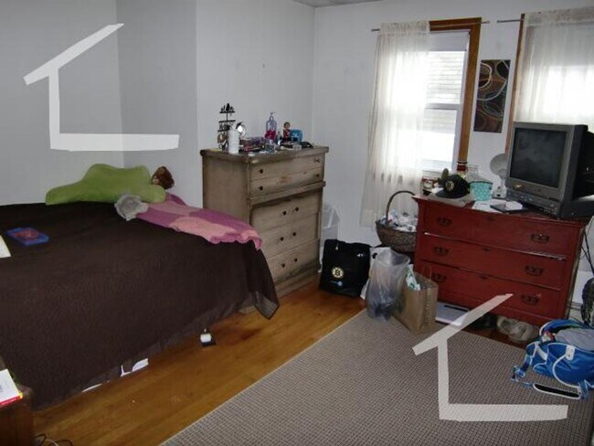 Building Photo - Brighton Bright & Spacious 3 Bed with Skyl...