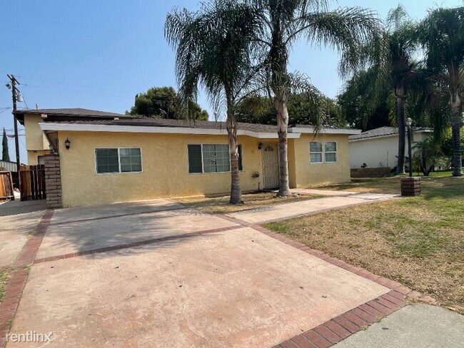 Foto del edificio - 3 br, 2 bath House - 6051 Vista De Oro