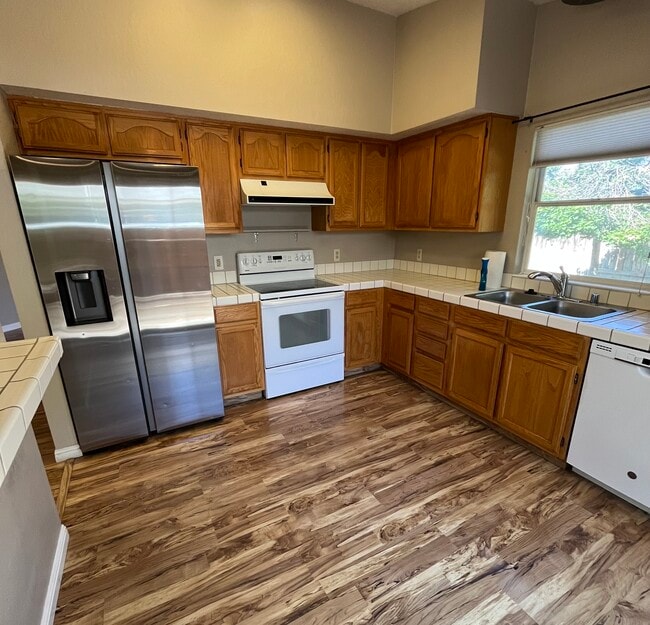 Building Photo - 1061 Shadelands Ct