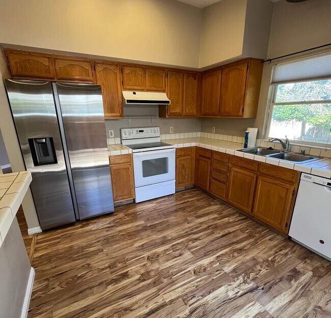 Foto del edificio - 1061 Shadelands Ct