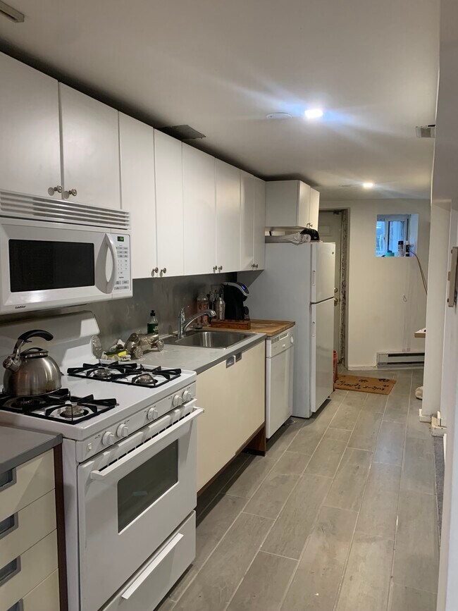 Kitchen - 3578 13th St NW