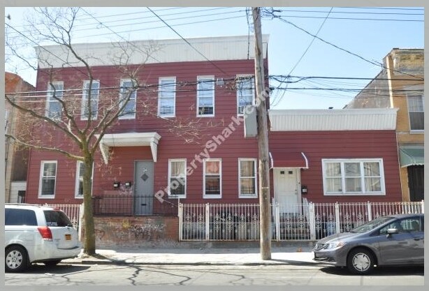 Primary Photo - 30 Pine St