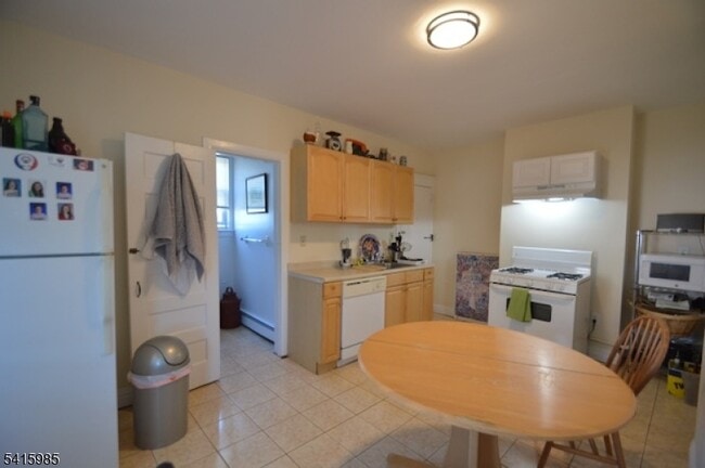 Foto del edificio - 17 Bowers Ln