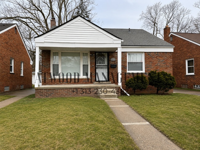 Building Photo - Coming Soon – Beautifully Updated Home *Coming Soon (Move-in ready by 6/1 or Sooner)*!