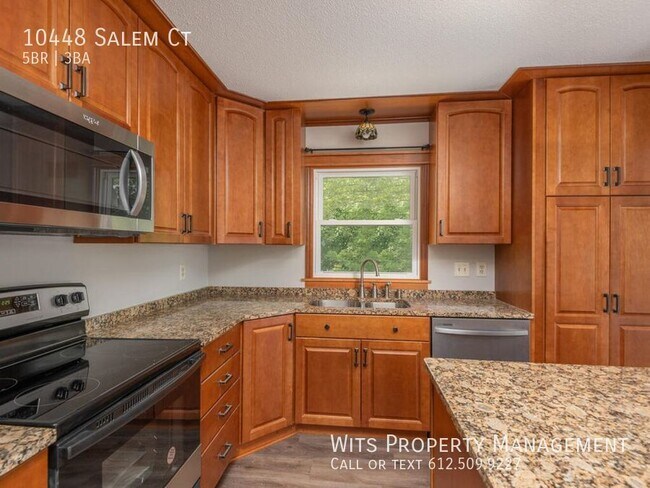 Building Photo - Spacious Single Family in Eden Prairie—Ava...