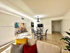 Building Photo - 850 SW 138th Ave