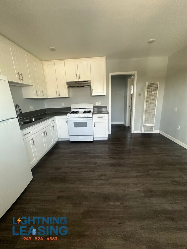 Foto del edificio - 5859 1/2 West Blvd-5859 1/2D