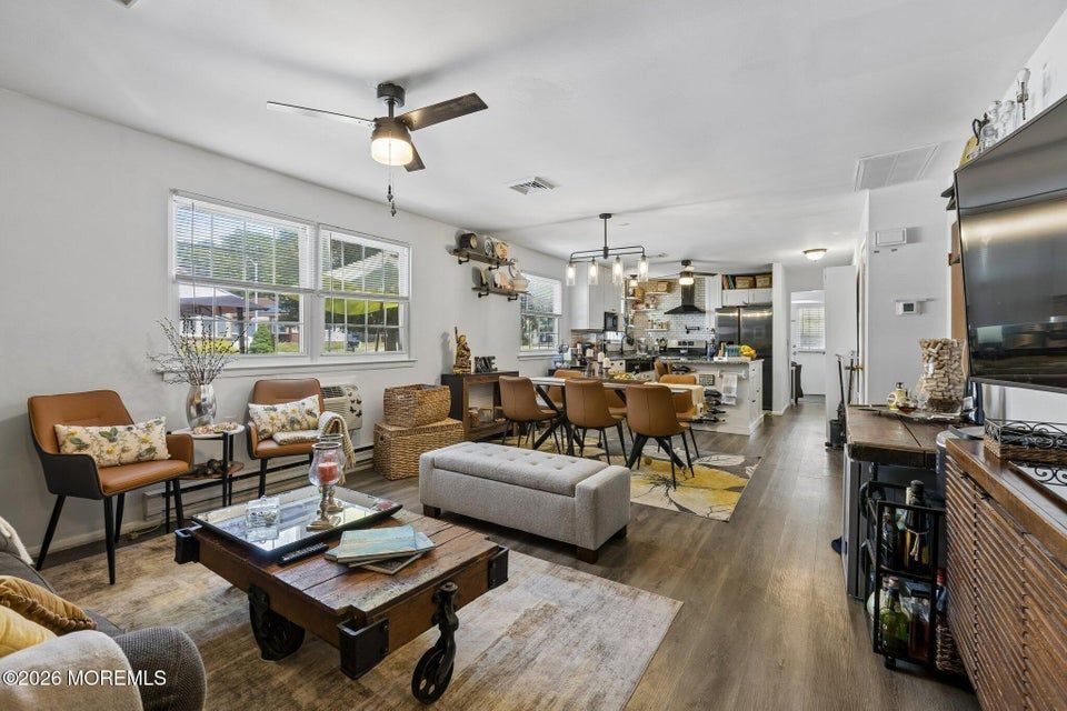 Foto del edificio - 48B Milford Ave