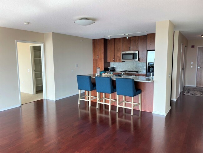 Foto del edificio - 9715 Woods Dr