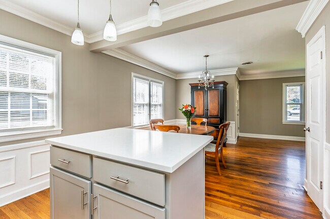 Foto del edificio - 2224 Harrodsburg Rd