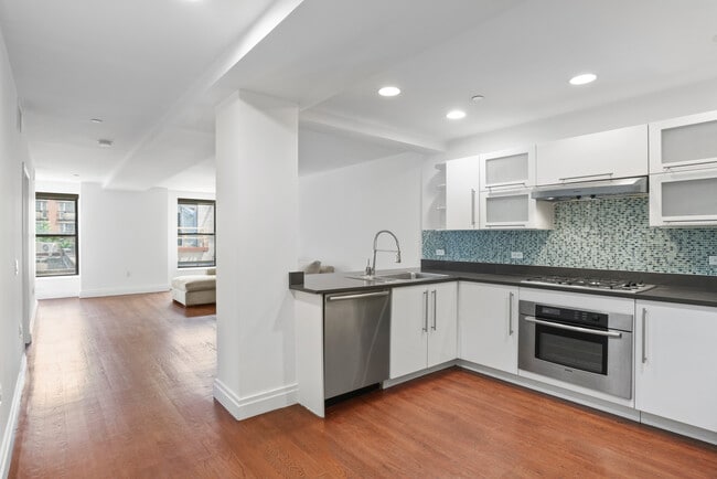 Building Photo - 257 W 117th St