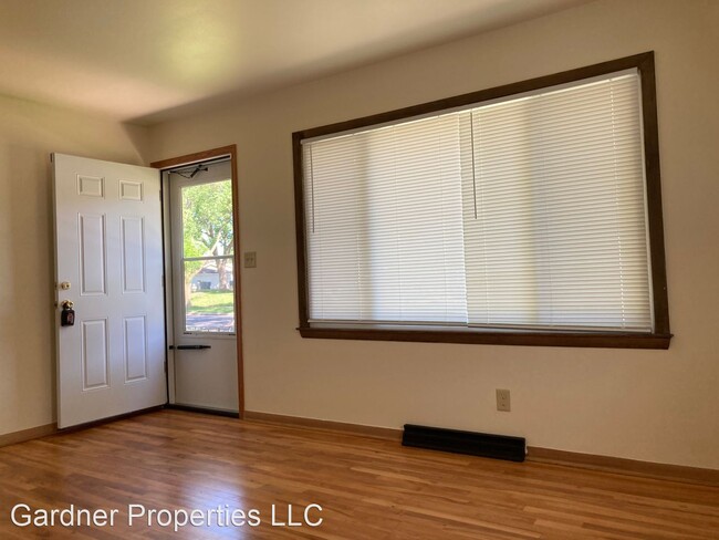 Building Photo - 3 br, 1 bath House - 8117 W. Custer Avenue