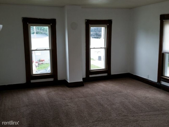 Building Photo - 1 br, 1 bath Apartment - 525 1/2 Brice St