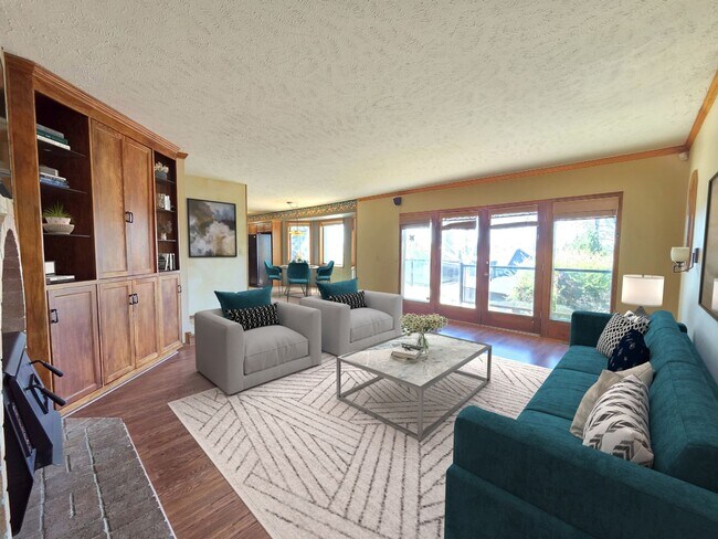 Foto del edificio - $3,200 - 5 Bed / 4 Baths Stunning Northwood Home with Views